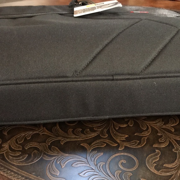 Case Logic Caselogic 17.3 Laptop Travel Case Shoulder Tech Bag - Picture 8 of 8